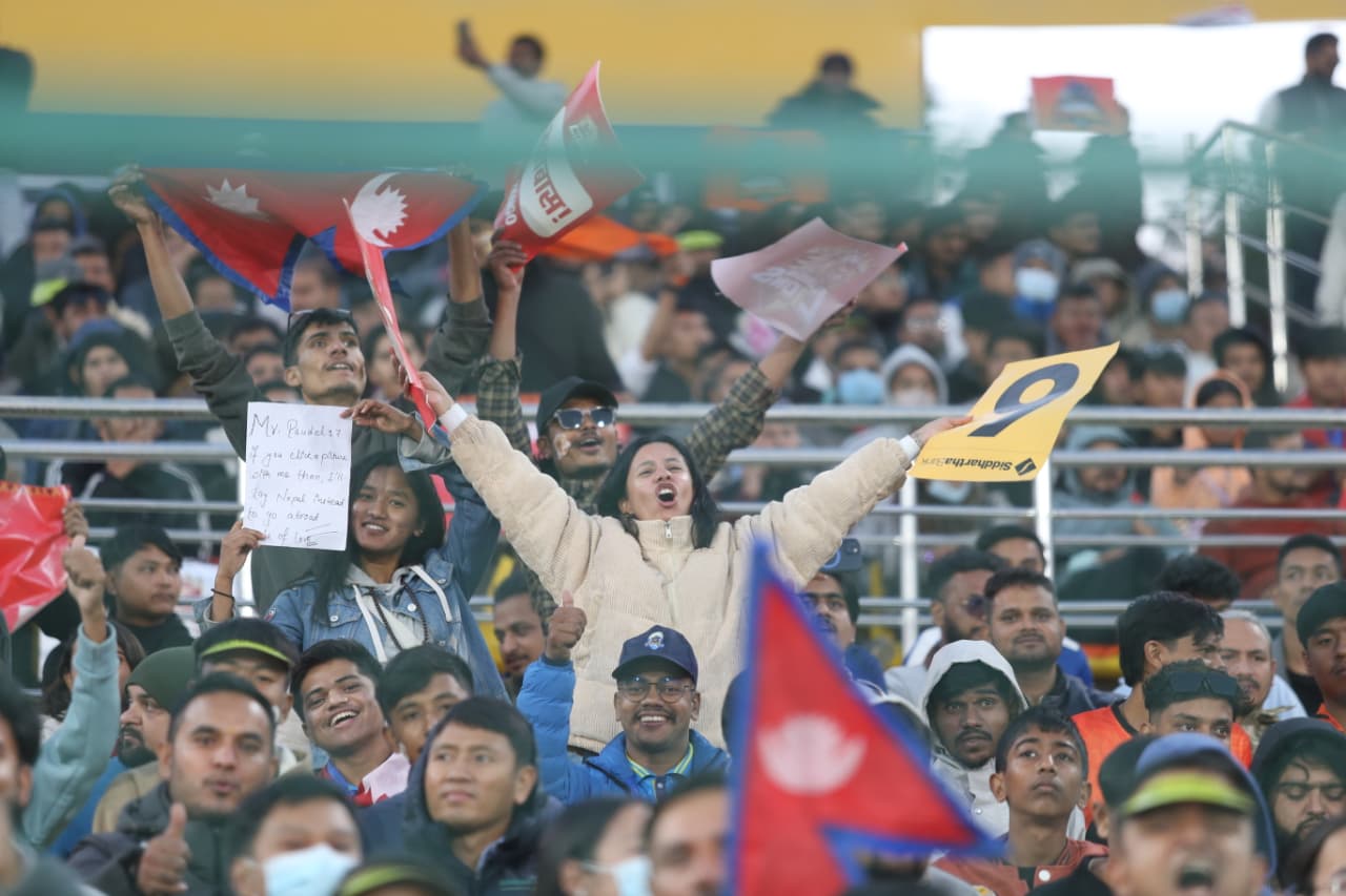 १२ तस्बिरमा क्रिकेटप्रेमी