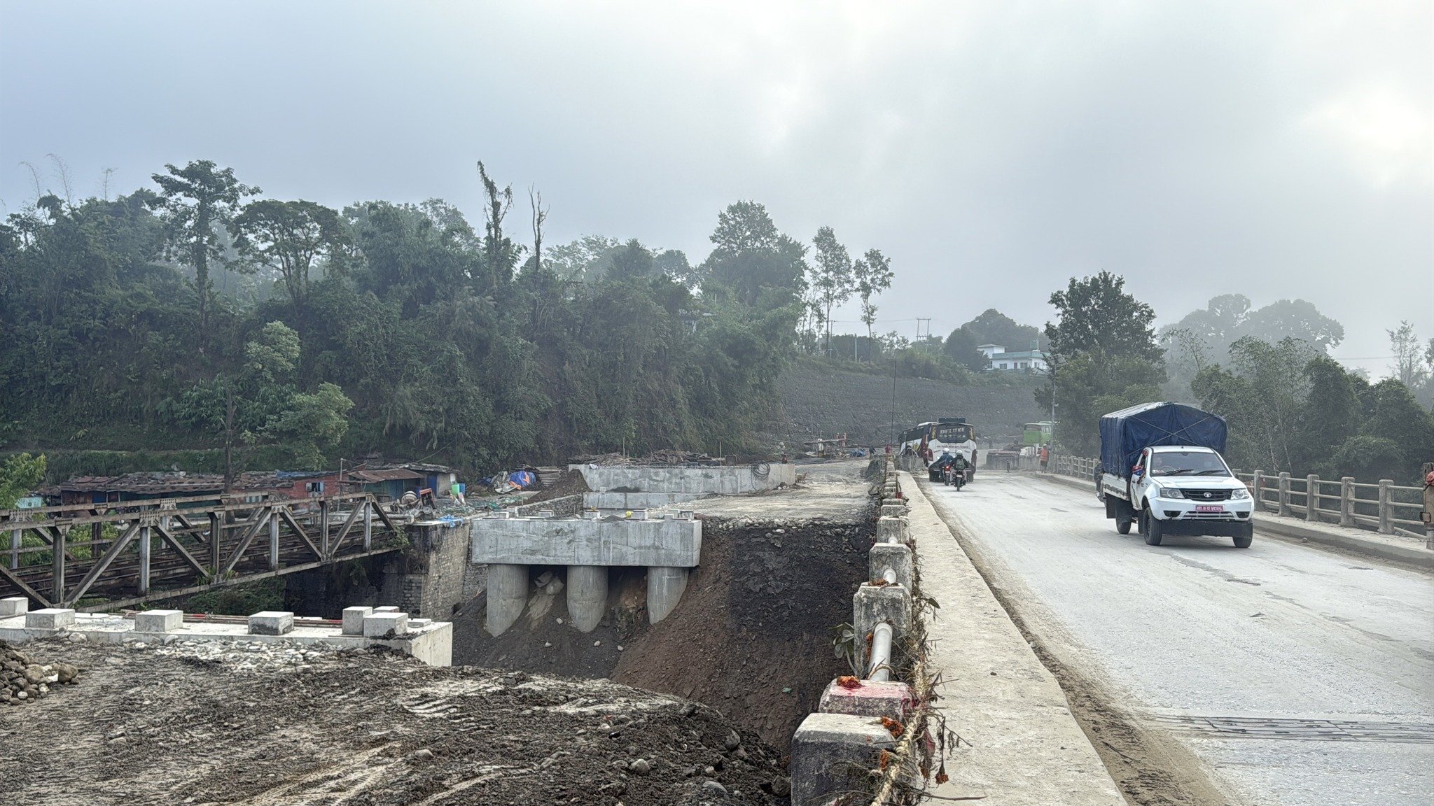 पृथ्वी राजमार्ग दैनिक ४ घण्टा बन्द गरेर विजयपुरमा ‘ग्रिडर लन्चिङ’