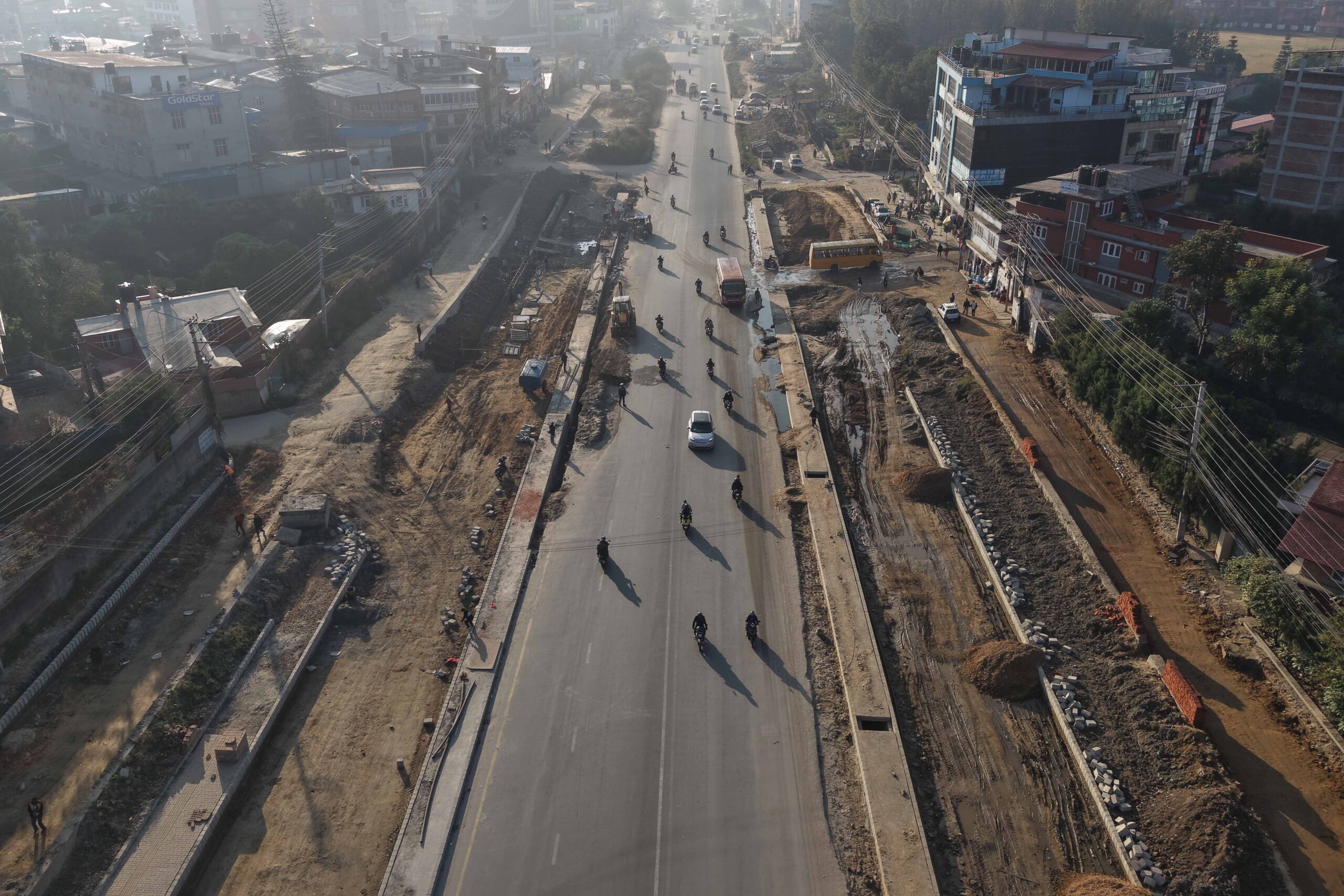 चक्रपथ विस्तारको दोस्रो खण्ड अन्तर्गत महाराजगन्ज चप्पल कारखाना सडक