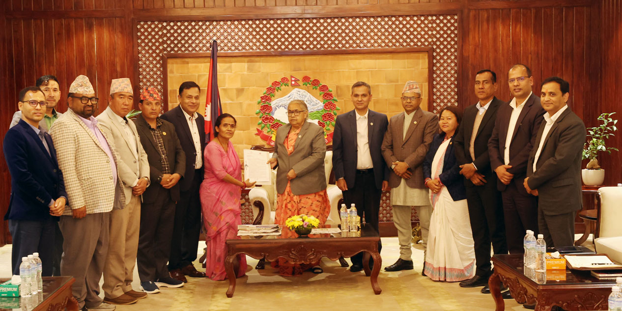 स्थानीय तहका जनप्रतिनिधिसँग प्रधानमन्त्रीको छलफल