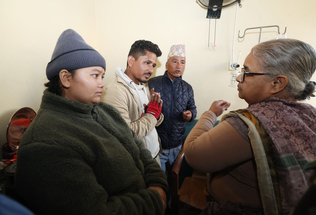 प्रधानमन्त्री कार्कीले भेटिन् जेन-जी आन्दोलनका घाइते