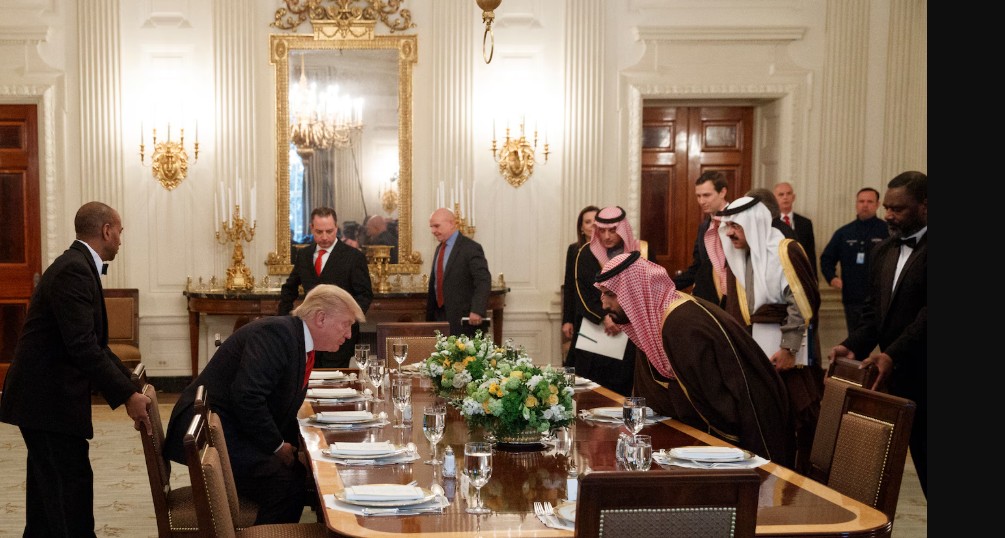 साउदी राजकुमारको सम्मानमा ह्वाइट हाउसमा ट्रम्पद्वारा भव्य रात्रिभोज