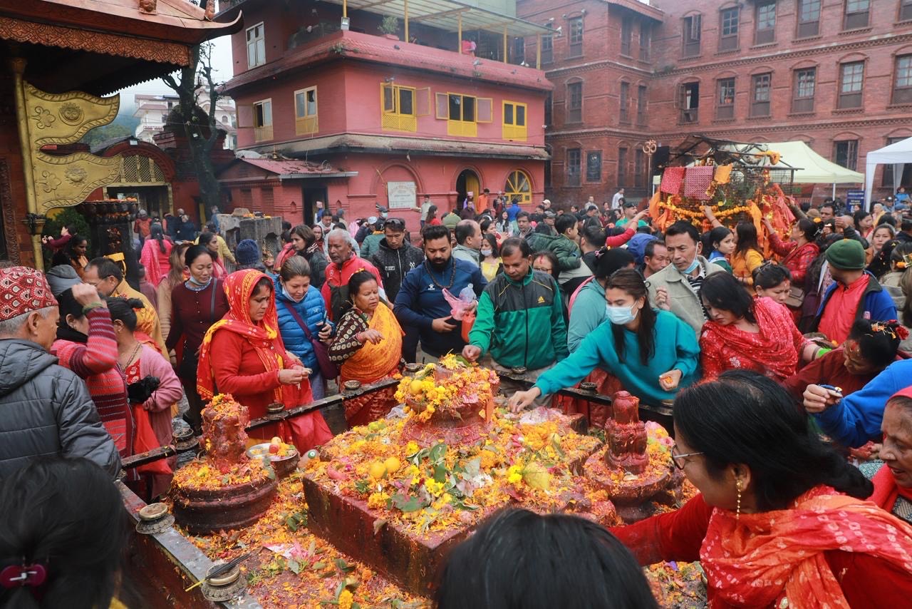 हरिबोधिनी एकादशीमा बूढानीलकण्ठमा भक्तजनको भिड [फोटो फिचर]