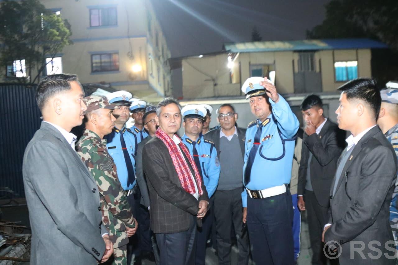 गृहमन्त्री अर्यालद्वारा उपत्यका ट्राफिक प्रहरी कार्यालयको निरीक्षण अनुगमन