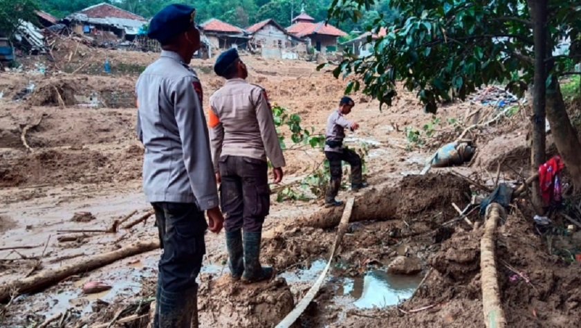 इन्डोनेसियामा बाढीका कारण मृत्यु हुनेको सङ्ख्या ४१ पुग्यो, १७ बेपत्ता