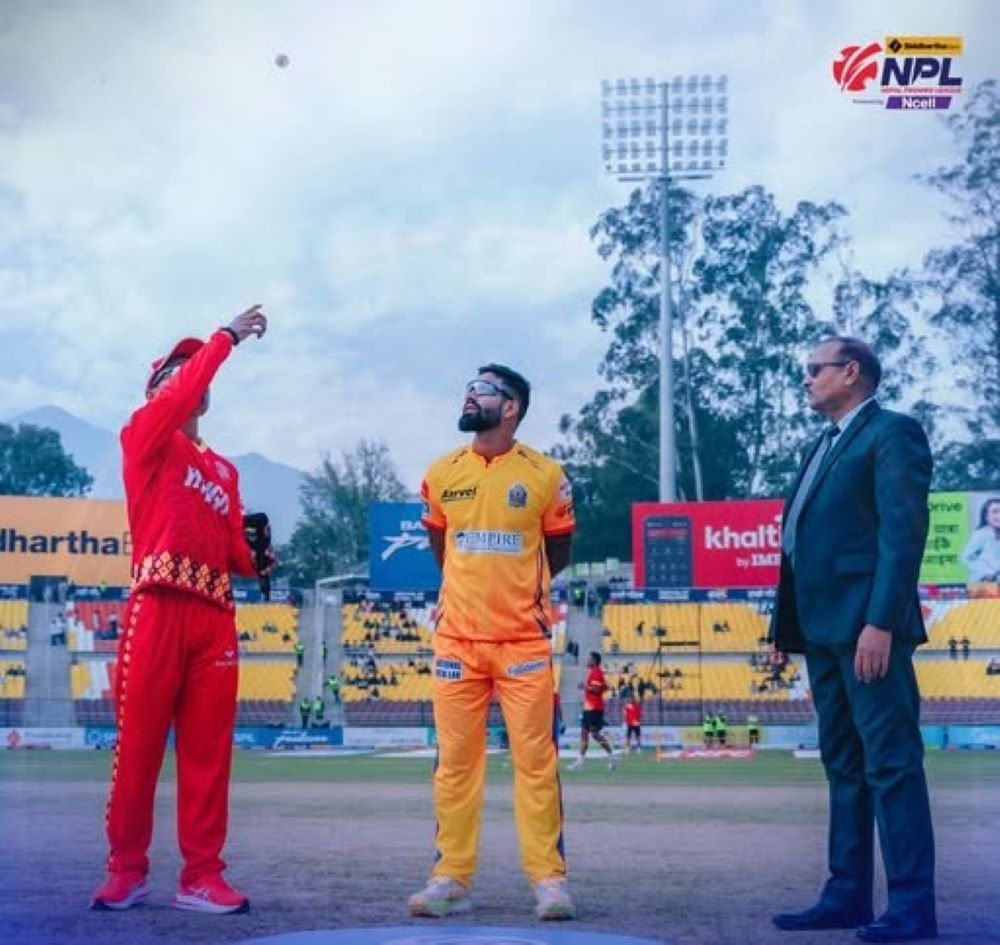 सुदूरपश्चिमले टस जितेर पहिले बलिङ गर्दै