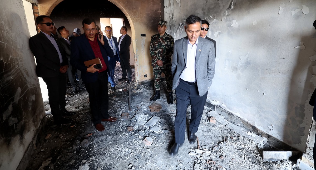 गृहमन्त्रीद्वारा राष्ट्रपतिको निजी निवास निरीक्षण