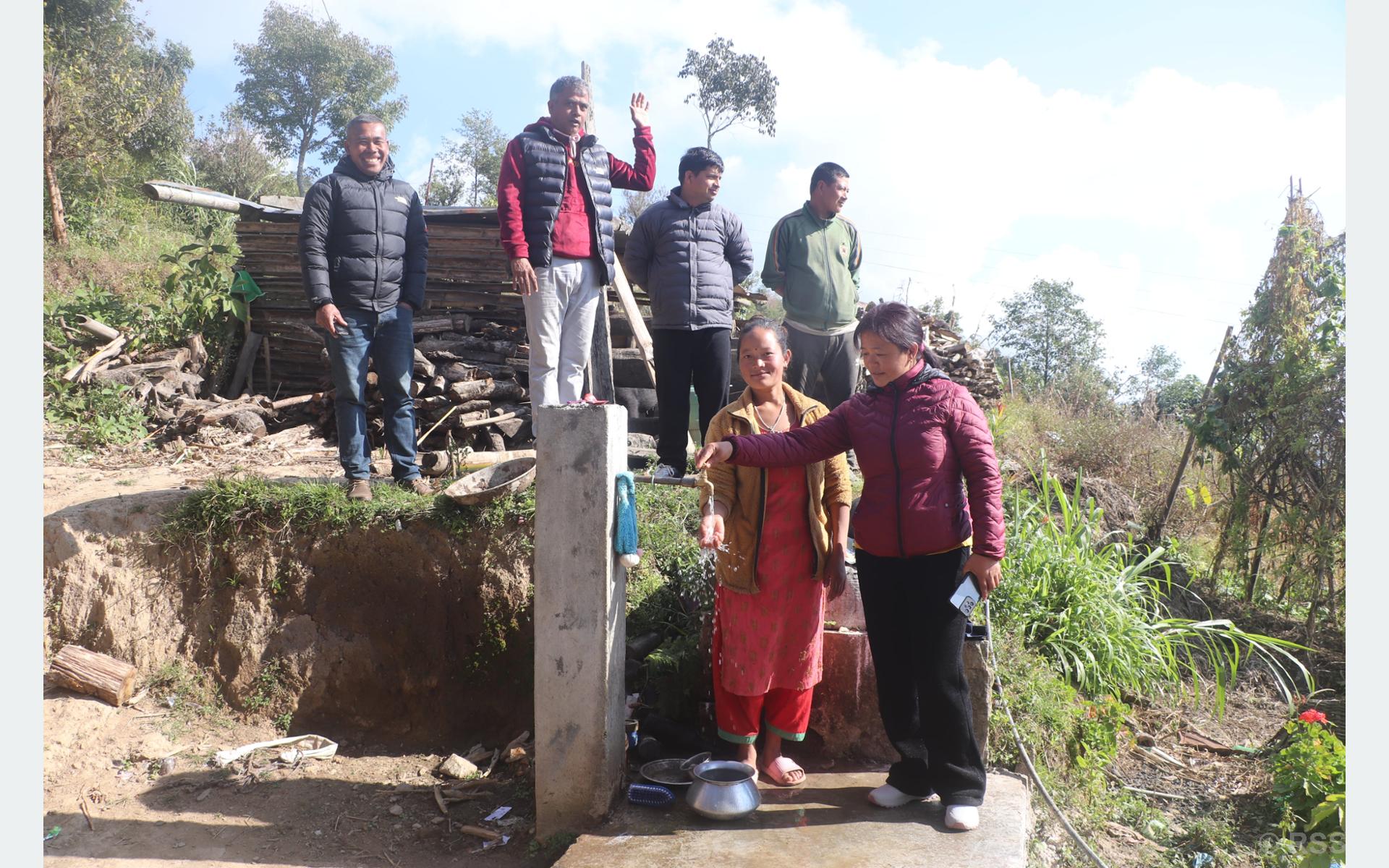 पौवादुङमाको चाँपे गाउँमा घरघरमा जडान