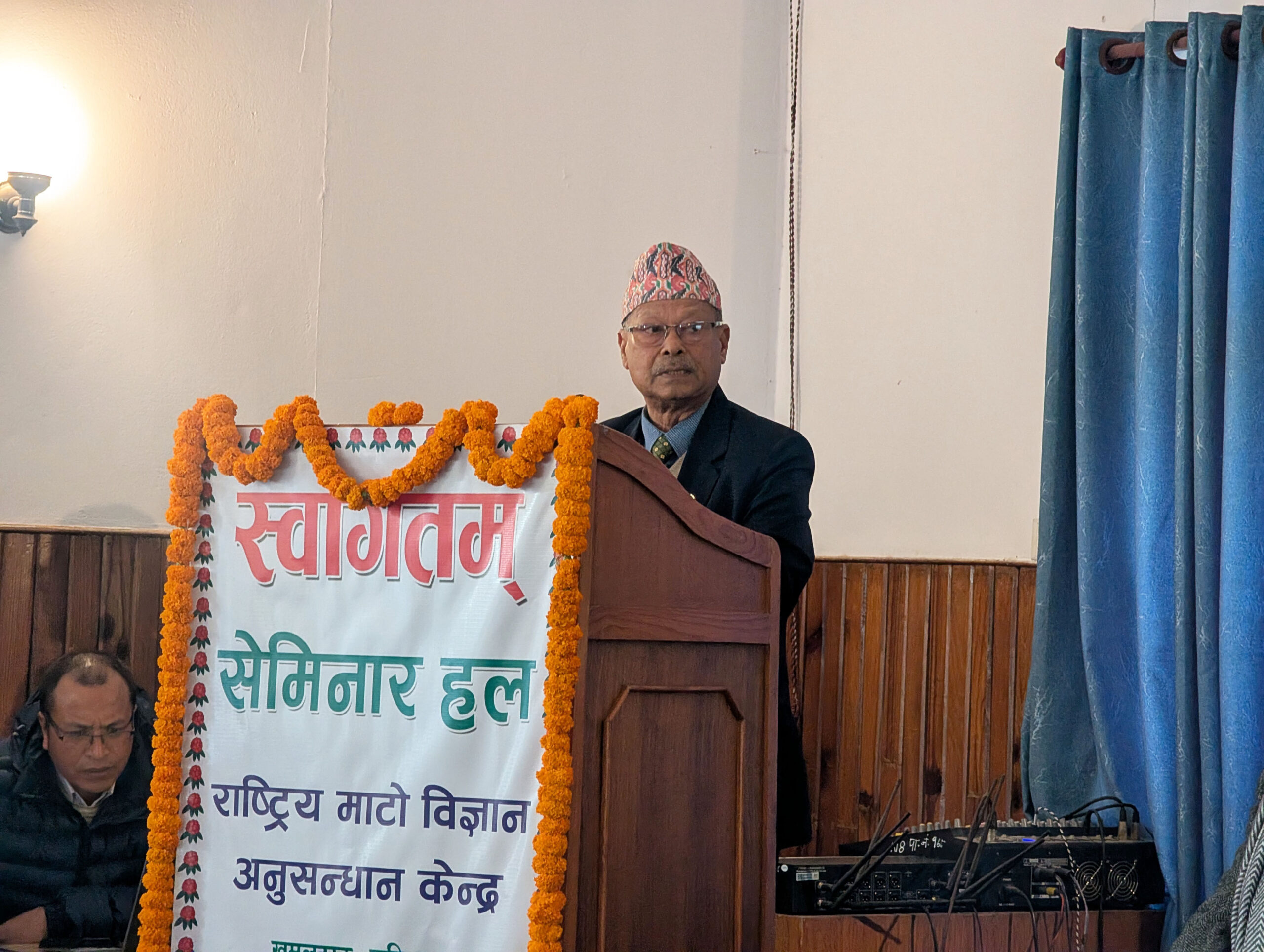 माटोको गुणस्तर सुधार तथा संरक्षणमा मन्त्री परियारको जोड