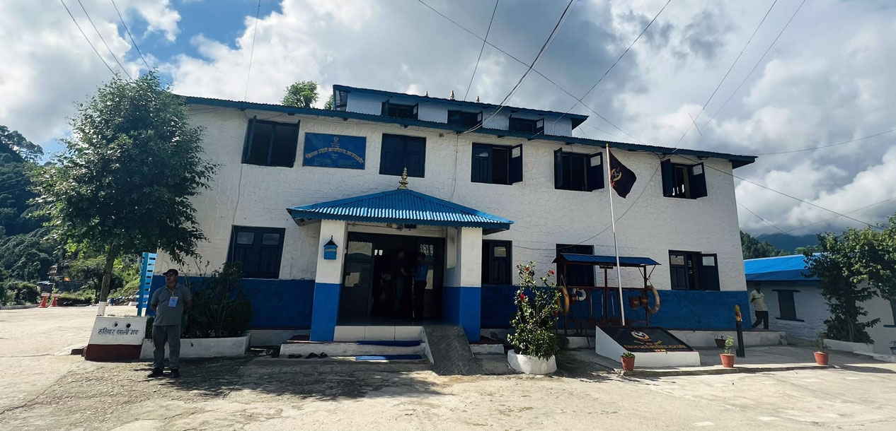 गोली लागेर आफ्नै साथीको मृत्युपछि हतियारसहित पाँच सिकारी पक्राउ