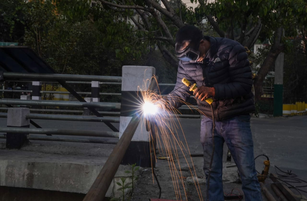 दुर्घटना रोक्न धोबीखोला करिडोरमा बार [फोटो फिचर]