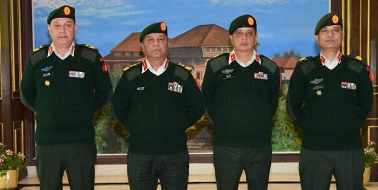 प्रधानसेनापतिद्वारा दर्ज्यानी चिह्न प्रदान