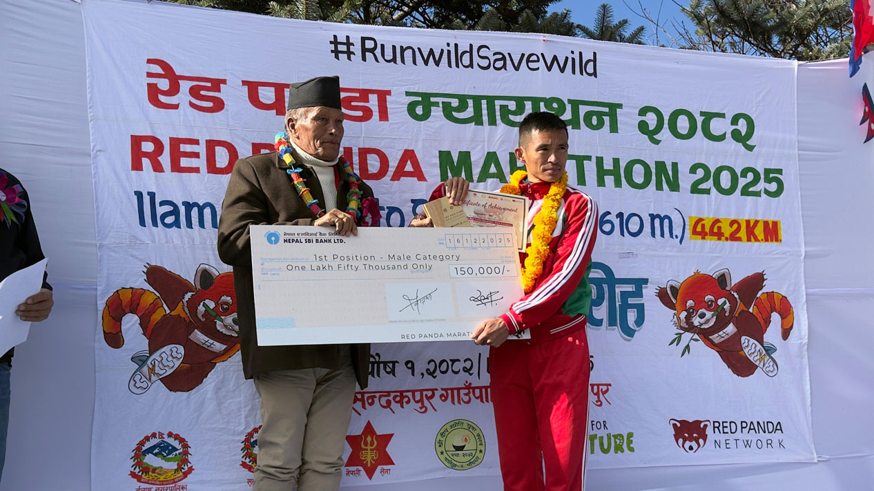 रेडपान्डा म्याराथन : पुरुषतर्फ गजेन्द्र र महिलातर्फ निर्मलालाई उपाधि