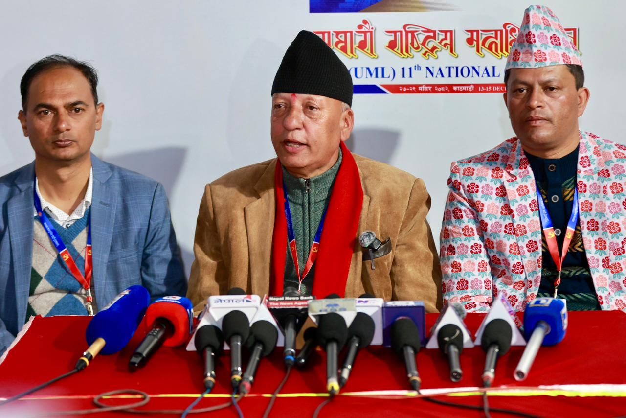 एमालेमा अब केन्द्रीय पदाधिकारीको संख्या १९‚ वरिष्ठ उपाध्यक्ष पद हटाइयो