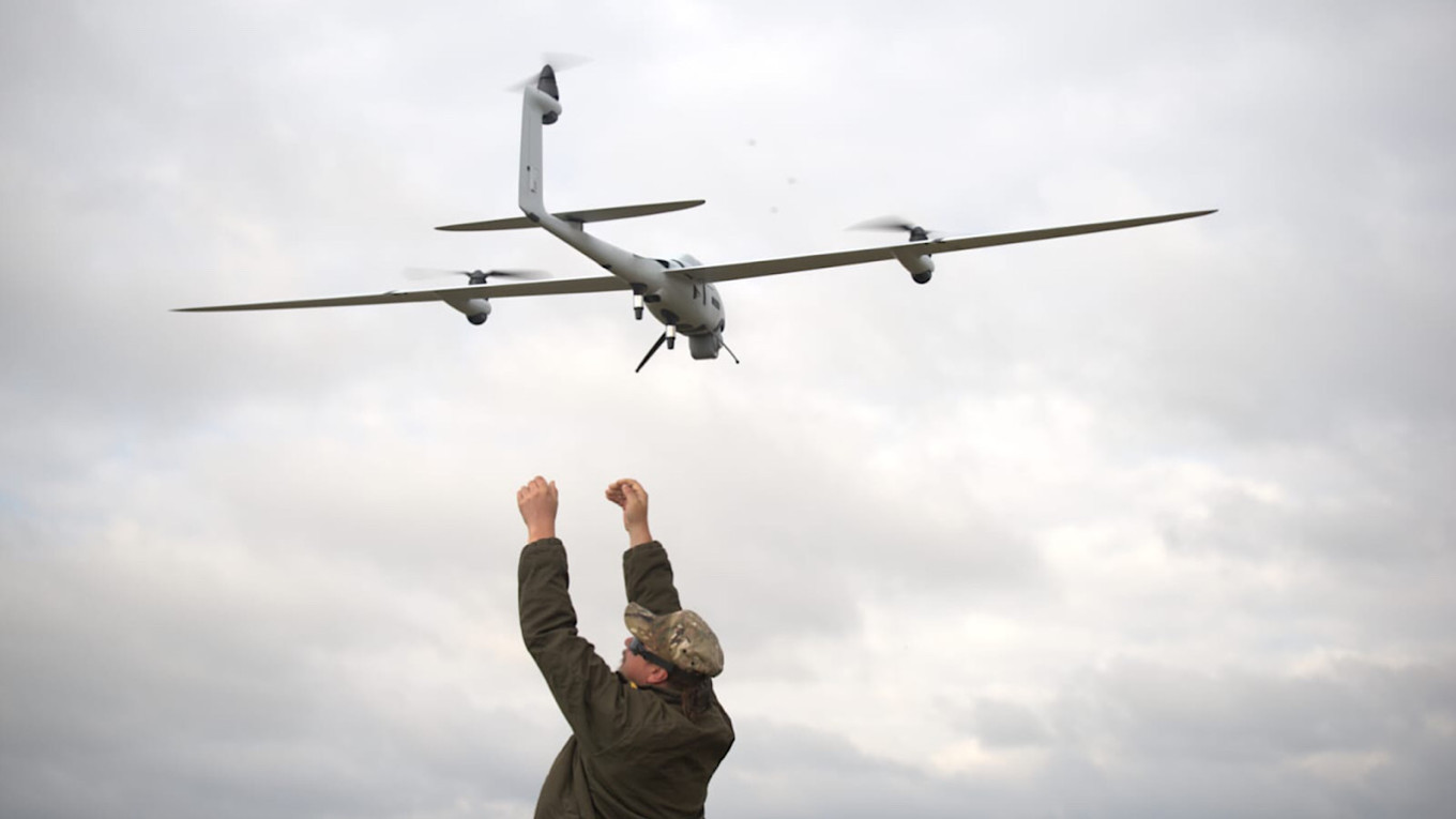 युक्रेनी ड्रोनको खतराका कारण मस्कोका विमानस्थल बन्द