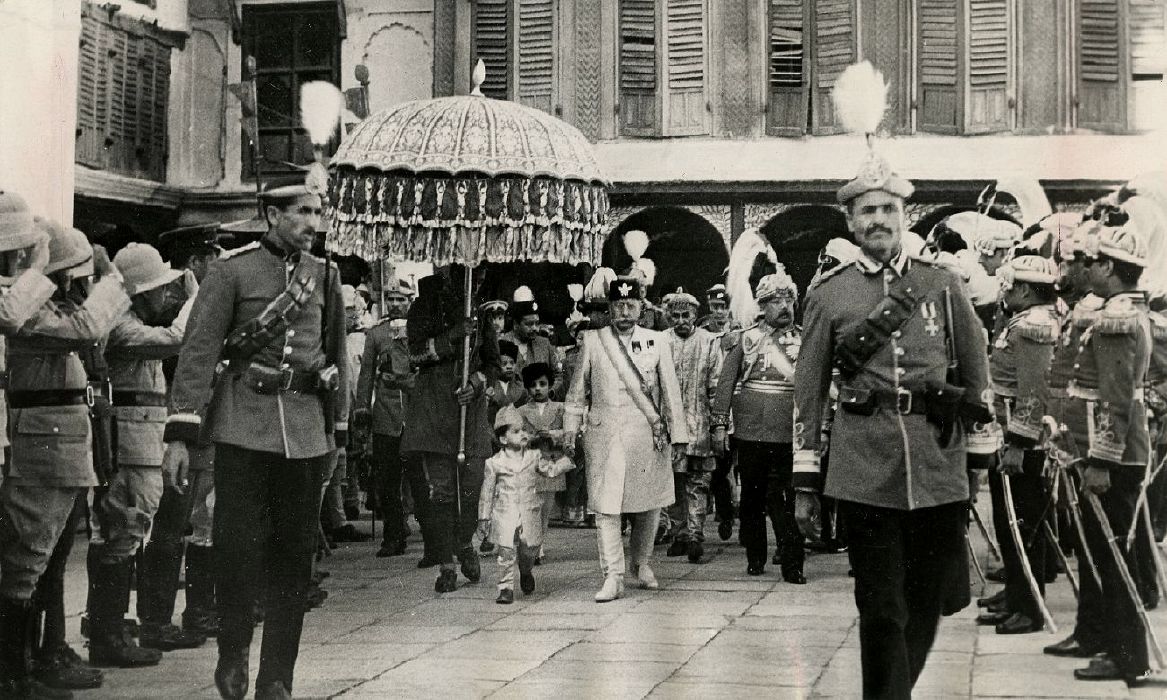 ज्ञानेन्द्र शाहको पहिलो राज्यारोहण