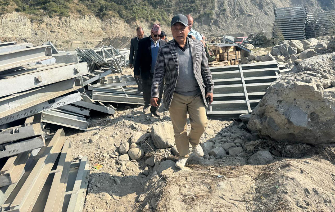 सिन्धुली र रामेछाप जोड्ने खैरेनीघाटमा ‘बेली ब्रिज’