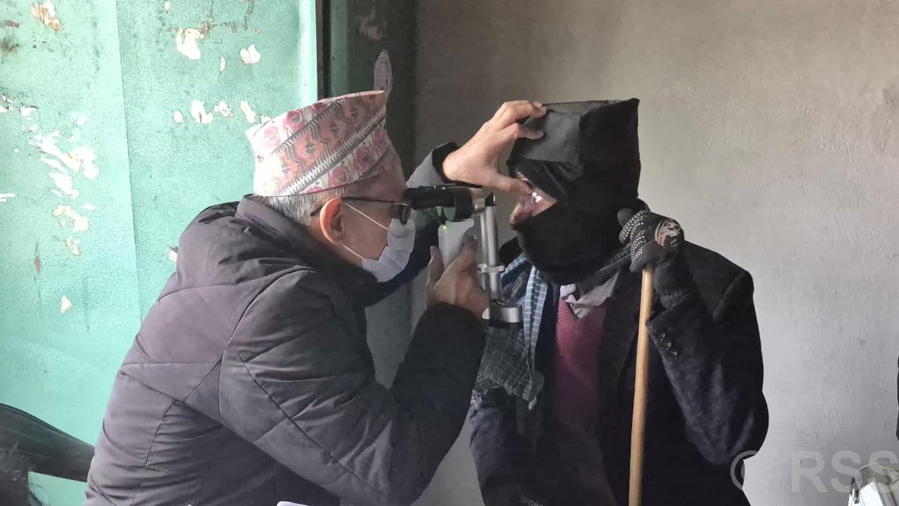 घोडाघोडीमा निःशुल्क आँखा जाँच शिविर, ३८४ जनाको परीक्षण गर्दा ७५ मा मोतियाबिन्दुको समस्या