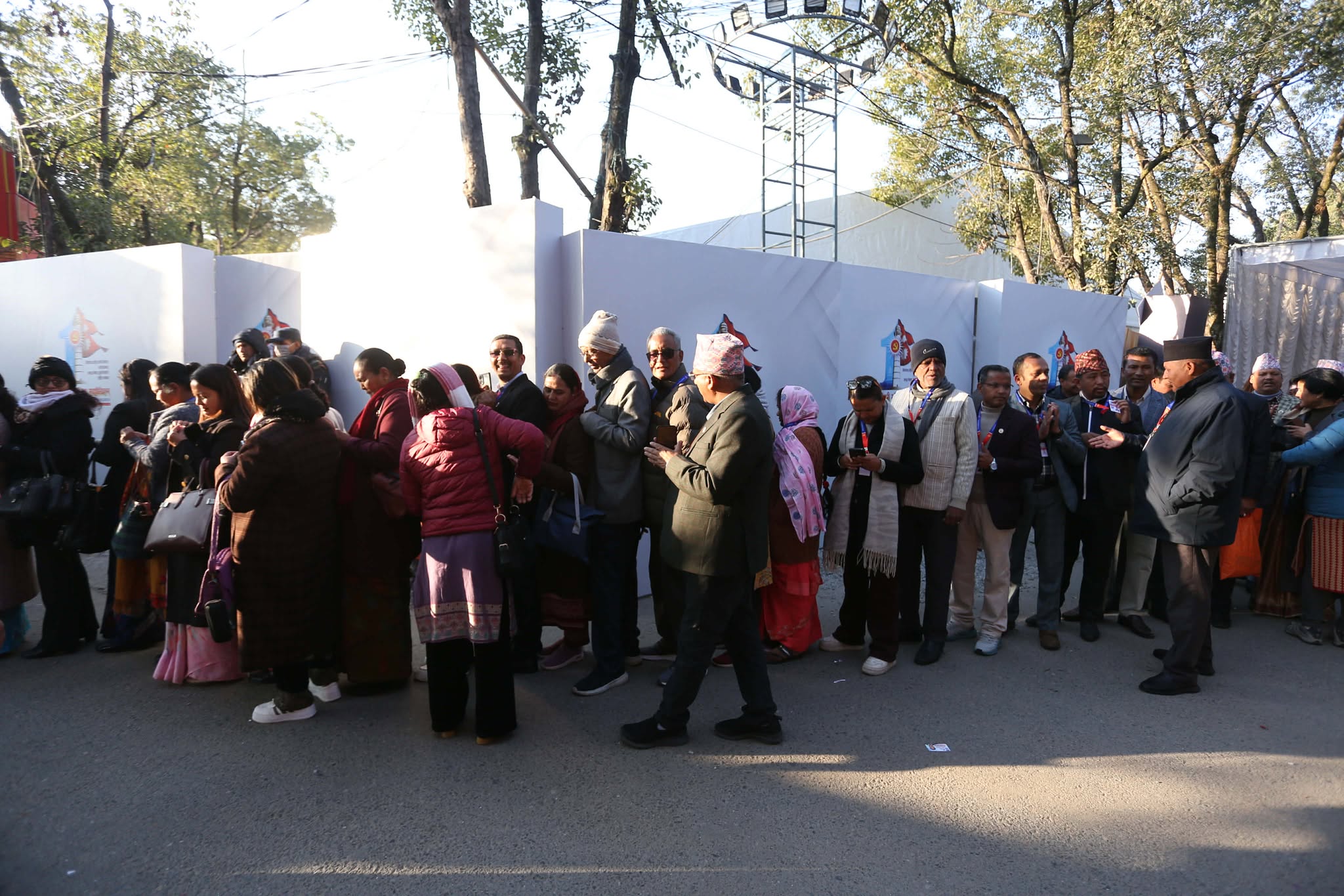 एमाले महाधिवेशन  : लागि लाइनमा प्रतिनिधि