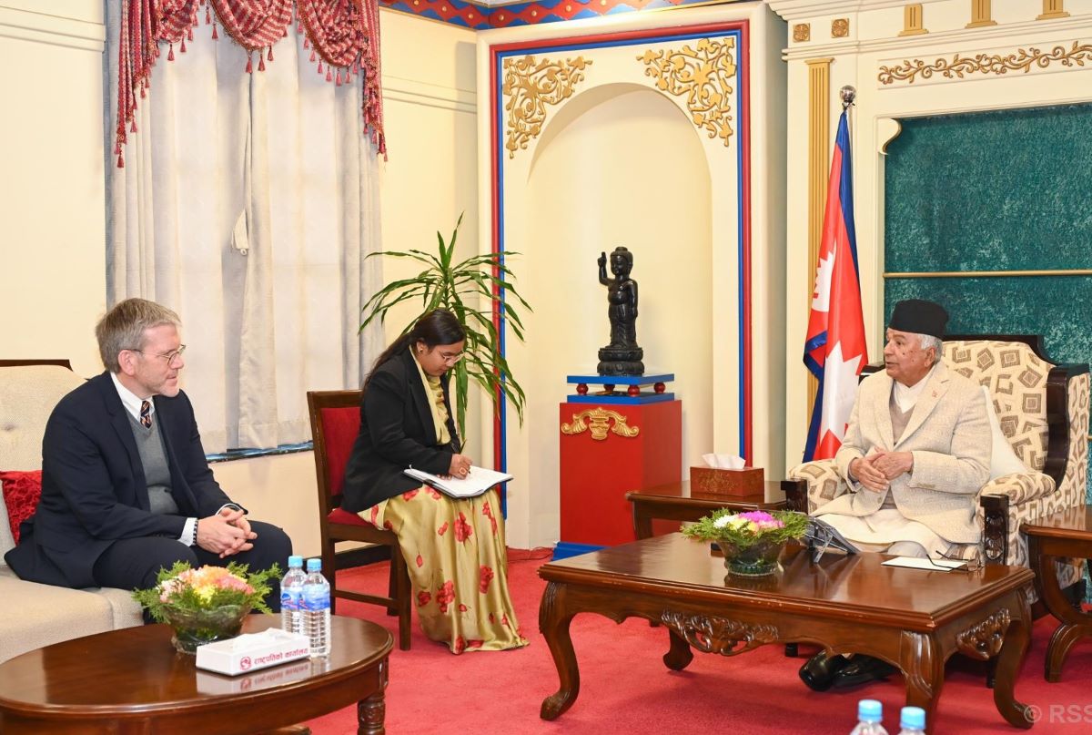 राष्ट्रपतिसँग बिदाइ भेट