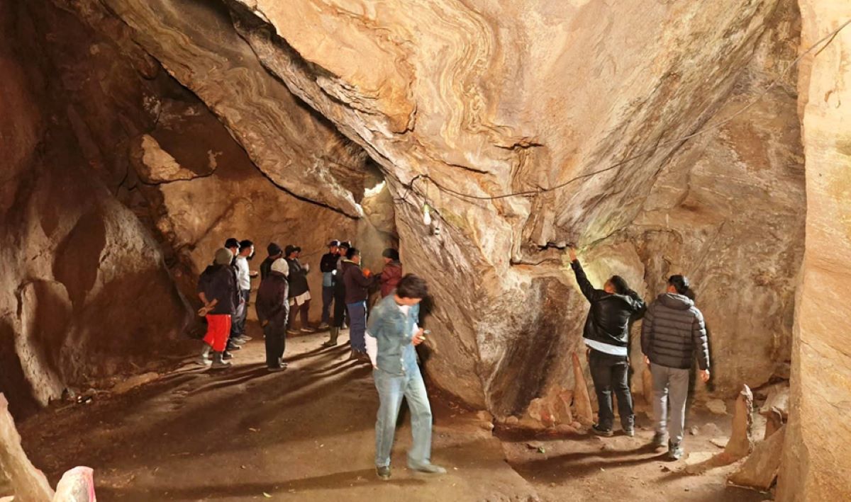 जनश्रमदानमार्फत धन्नेश्वरी गुफा सरसफाइ