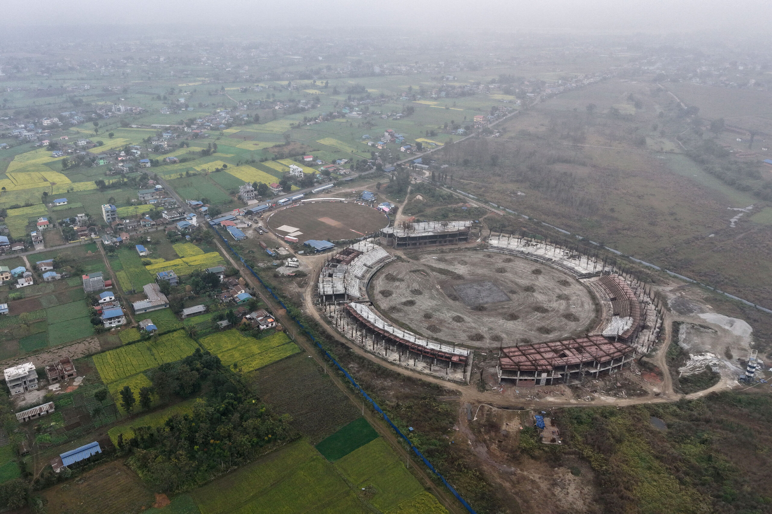 बन्न थाल्यो धुर्मुस-सुन्तलीले अलपत्र पारेको गौतम बुद्ध क्रिकेट रंगशाला [ड्रोन सर्ट]
