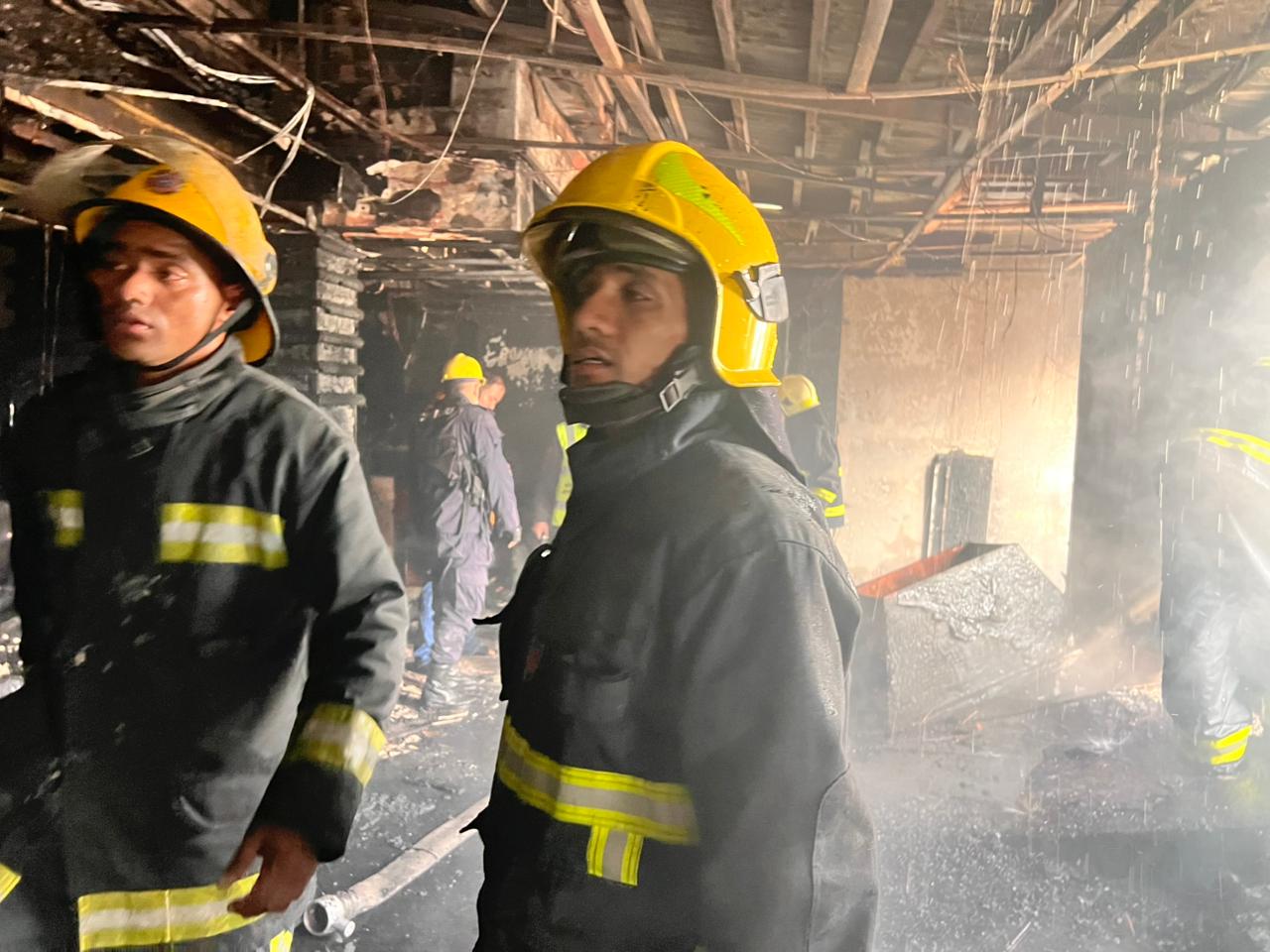 दरबारमार्गको उडल्याण्ड होटलमा आगलागी [फोटो फिचर]