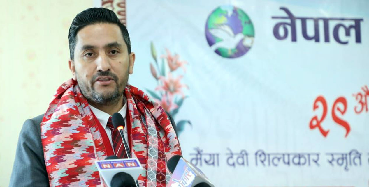 कुनै पार्टीमा आबद्ध छैन : सञ्चारमन्त्री खरेल