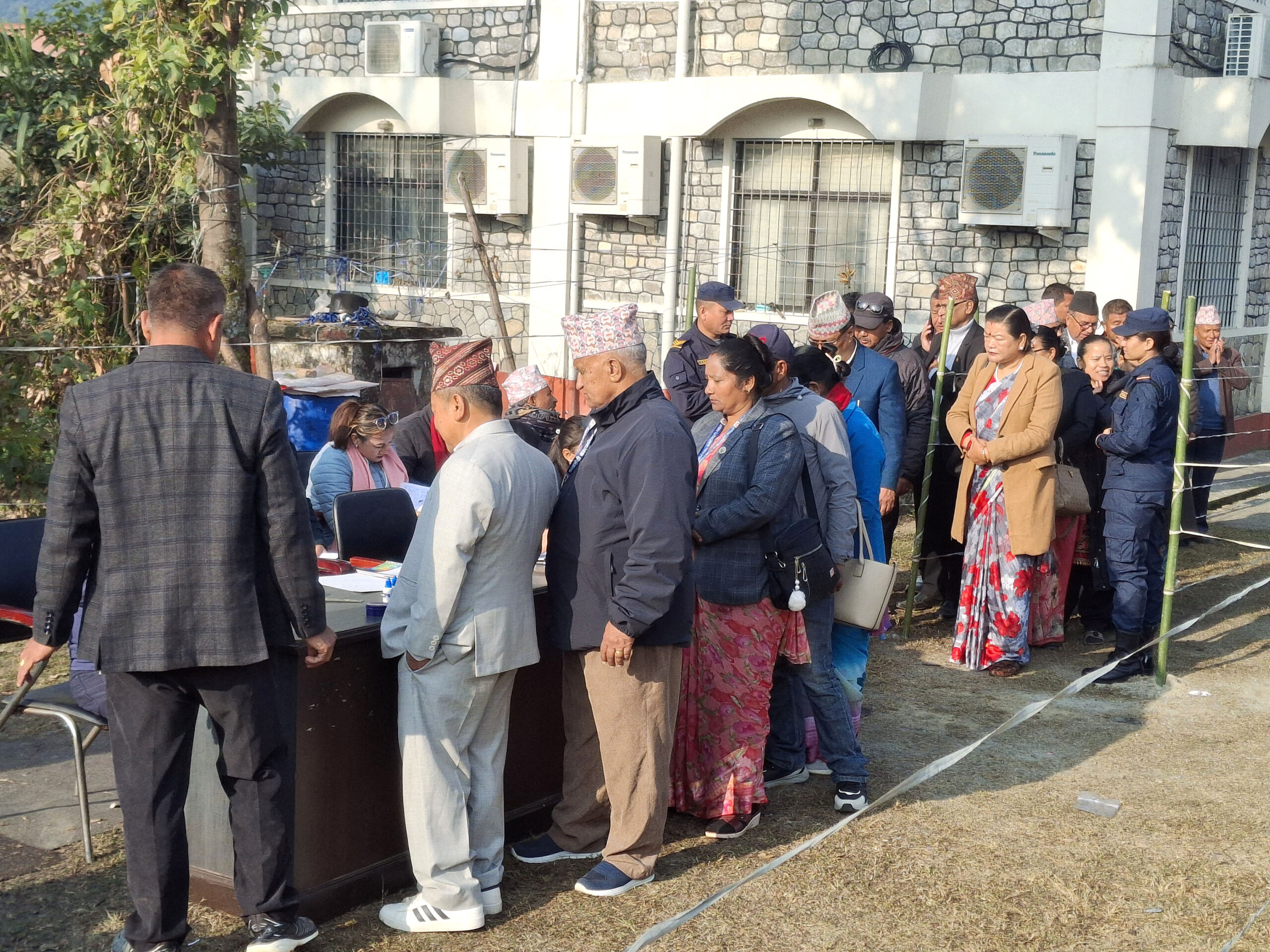 राष्ट्रियसभामा १७ सदस्यका लागि सातवटै प्रदेशमा मतदान जारी