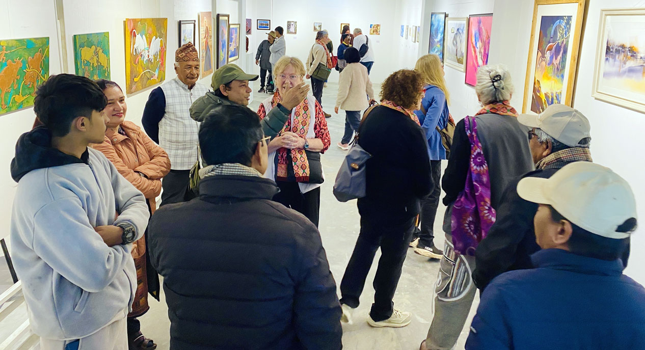 पोखरामा सात देशका १५ कलाकार‚ प्रदर्शनीमा ७० कलाकृति