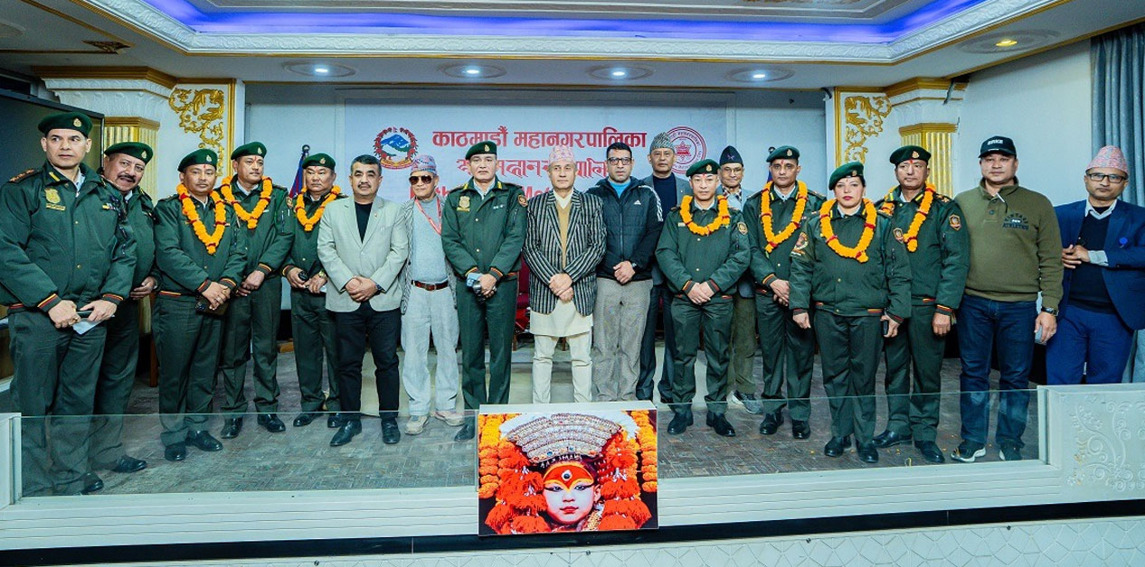 सात नगर प्रहरी निरीक्षकलाई नगर प्रहरी नायब उपरीक्षकको दर्ज्यानी चिह्न