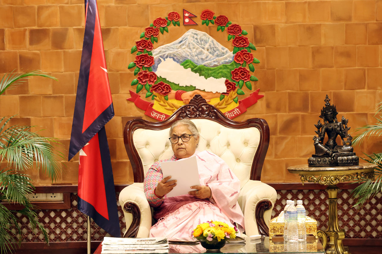 निर्वाचन आयोगलाई प्रधानमन्त्रीको प्रश्न- चुनावको प्रगति कति भयो?