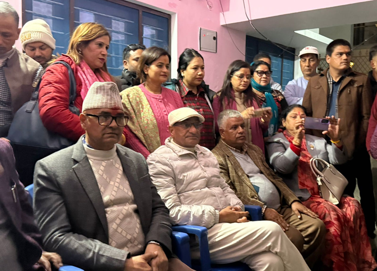 लोकतन्त्र जोखिममा छ : पूर्वगृहमन्त्री लेखक