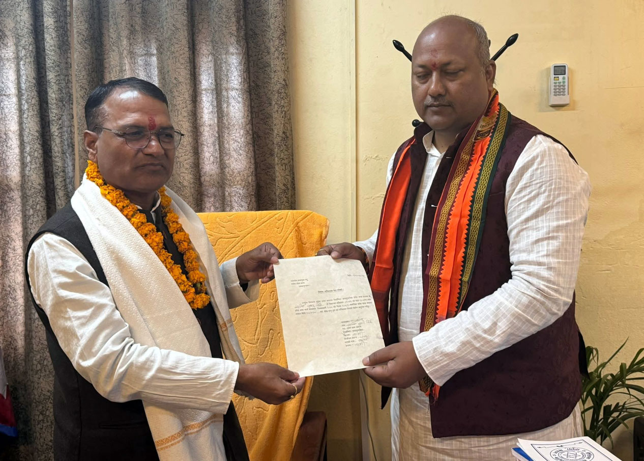 प्रदेश सांसदबाट मधेसका पूर्वमुख्यमन्त्री सिंहले दिए राजीनामा