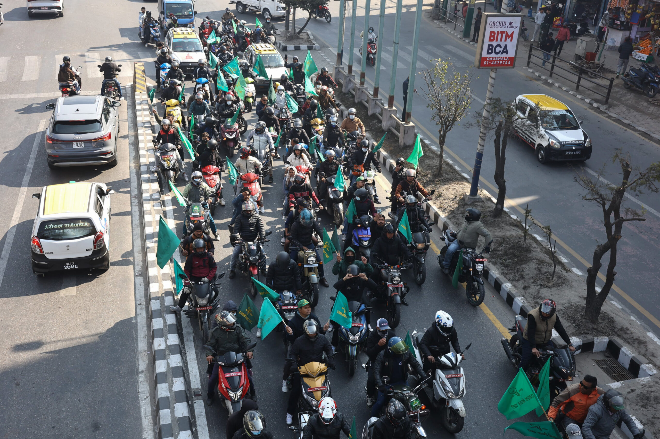 काठमाडौँमा उज्यालो नेपालको मोटरसाइकल सरर…