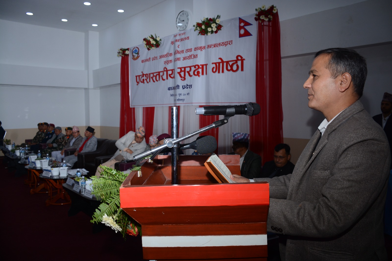 वर्तमान सरकारमा बस्नेलाई कुनै दलप्रति ढल्कने छुट छैन : गृहमन्त्री