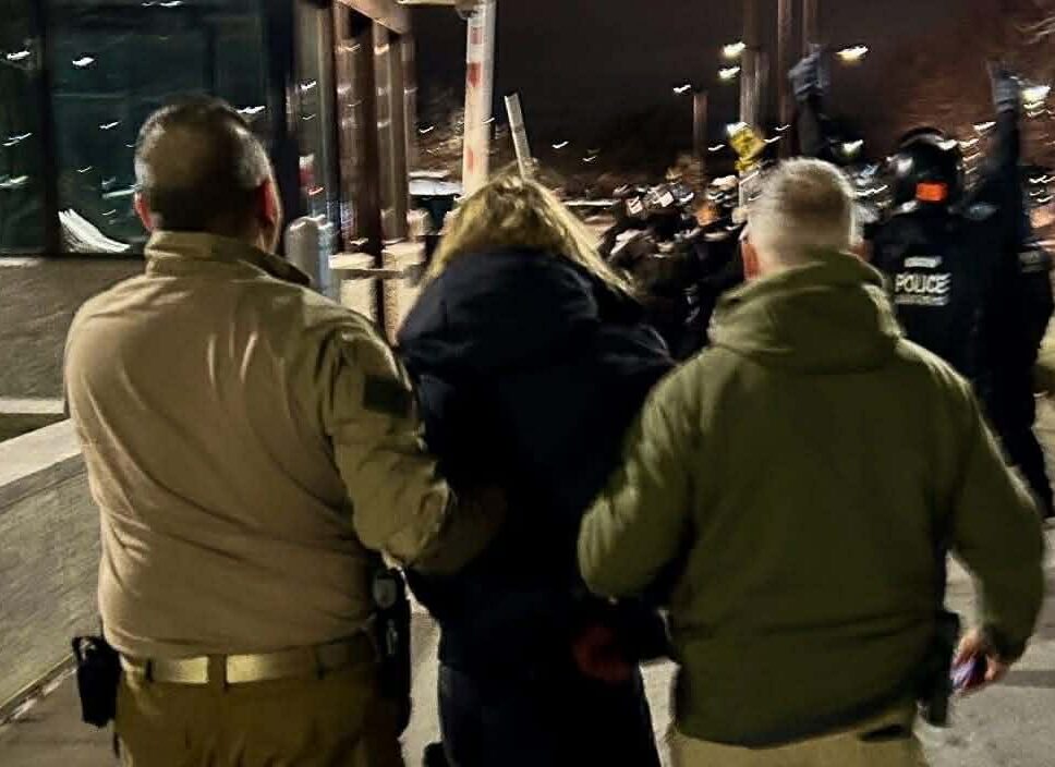 मिनियापोलिसमा संघीय आप्रवासन कारबाही विवादित, गोलीकाण्डपछि जनआक्रोश चुलियो