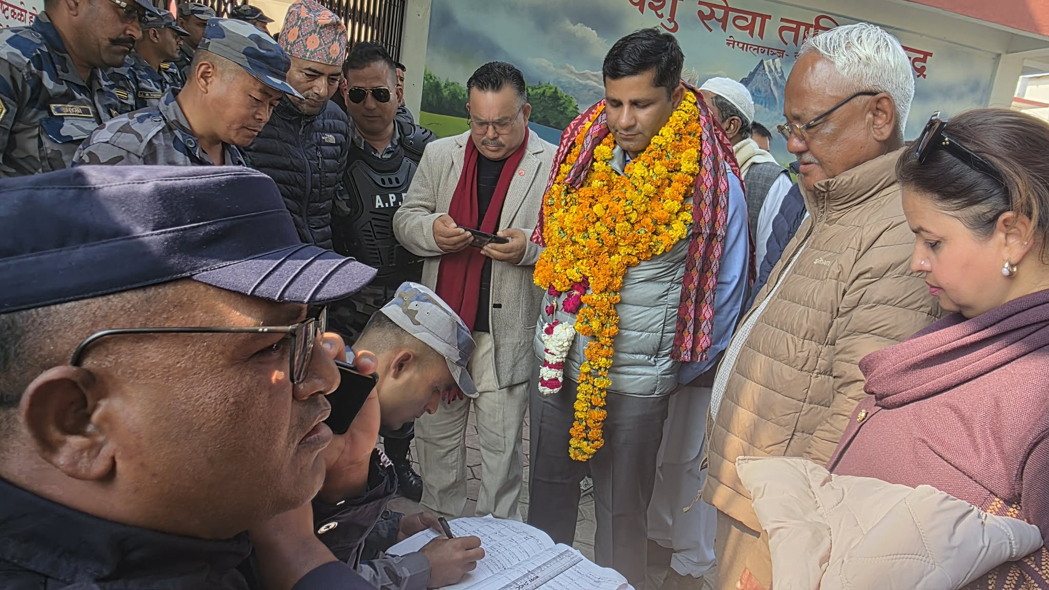 बाँकेका तीन क्षेत्रबाट ६० उम्मेदवार चुनावी मैदानमा
