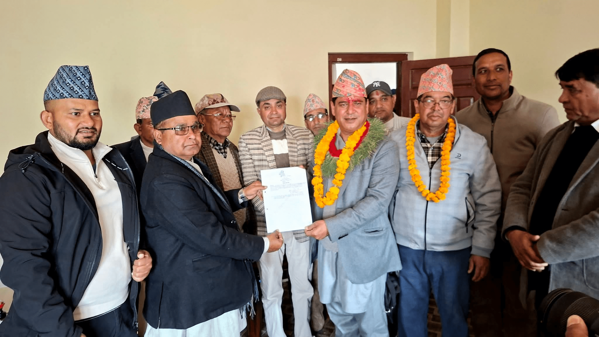 बैतडीमा १२ जनाको उम्मेदवारी दर्ता