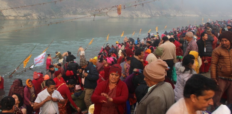 मकरस्नान गर्ने आउने भक्तजनलाई कालीगण्डकीमा निःशुल्क डुङ्गा