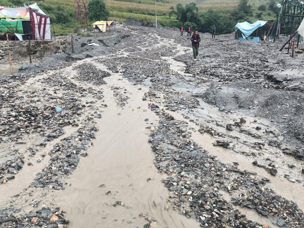 मध्यपहाडी लोकमार्गको बागलुङ-बिहुँ खण्ड अलपत्र