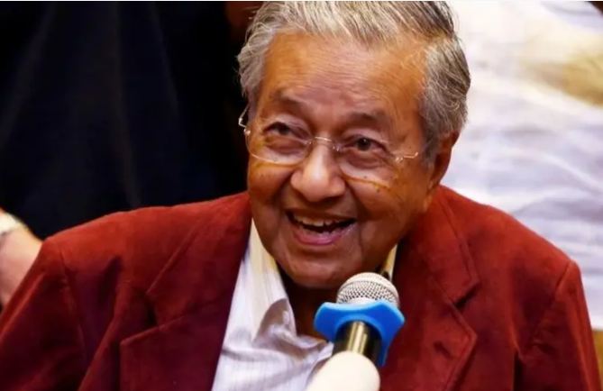 पूर्वप्रधानमन्त्री महाथिर लडेर घाइते, अस्पताल भर्ना