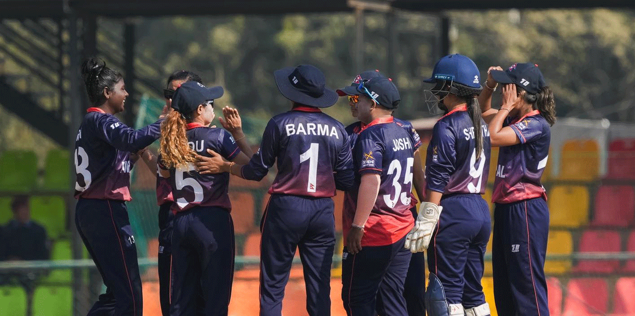  आईसीसी महिला टी-२०  : नेदरल्यान्ड्सविरुद्ध नेपालले बलिङ गर्दै