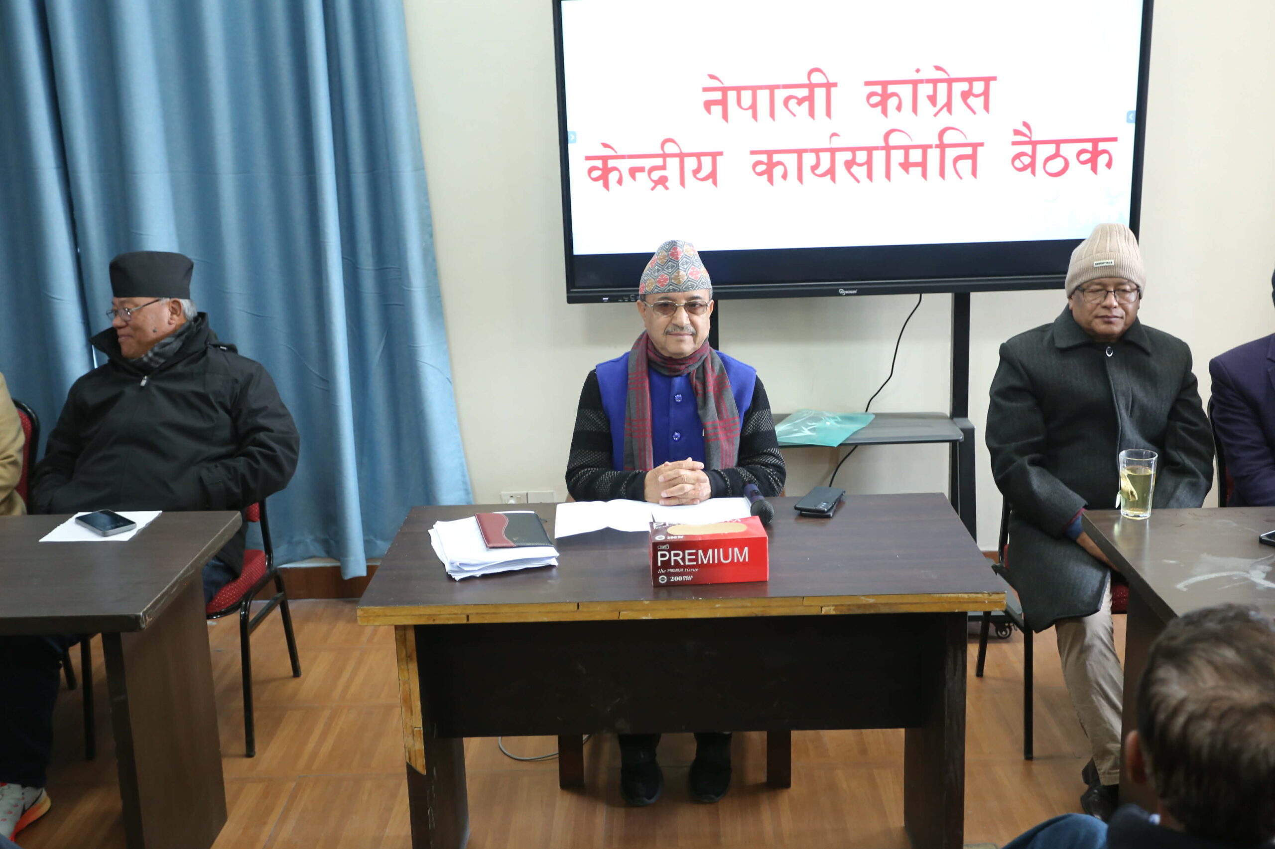 झण्डै तीन घण्टा ढिला सुरु भयो देउवा पक्षको केन्द्रीय समिति बैठक