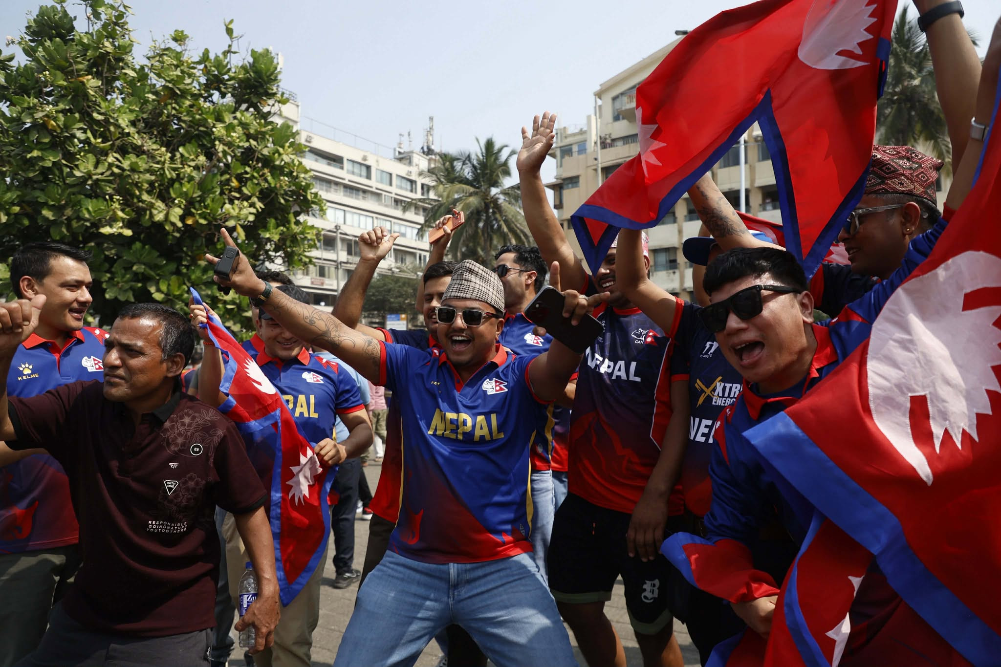 वेस्ट इन्डिजसँगको खेलका लागि नेपाली समर्थक विहानैदेखि वानखेडेमा