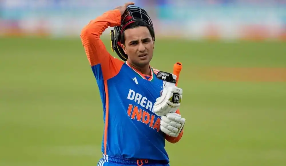 भारतीय ओपनर अशिषेक शर्मा अस्पताल भर्ना