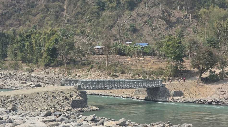 सुनकोशीको बङ्शिलाघाटमा अस्थायी बेलिब्रिज सञ्चालन