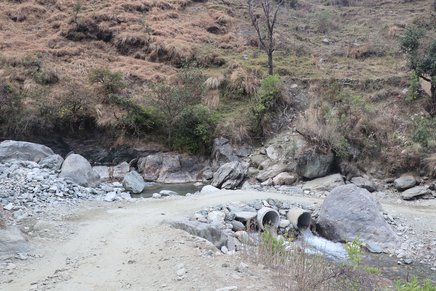 दरखोलामा पुल नबन्दा दर र मुदीका बासिन्दालाई समस्या