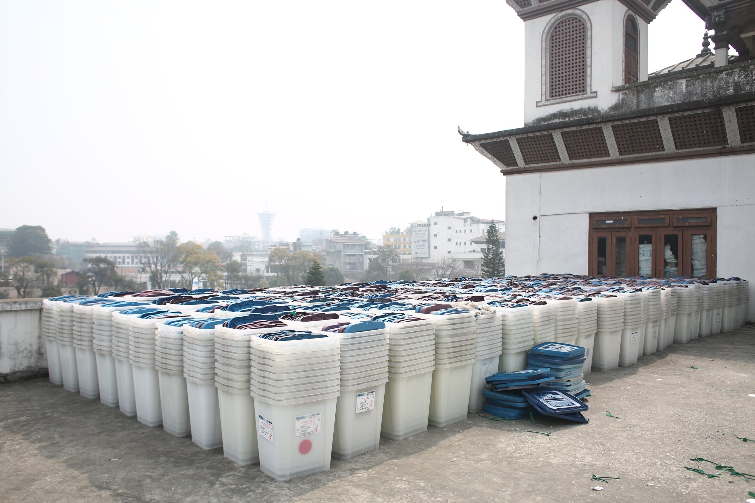 निर्वाचन सामग्री‚ धमाधम ढुवानी (१२ तस्बिर)