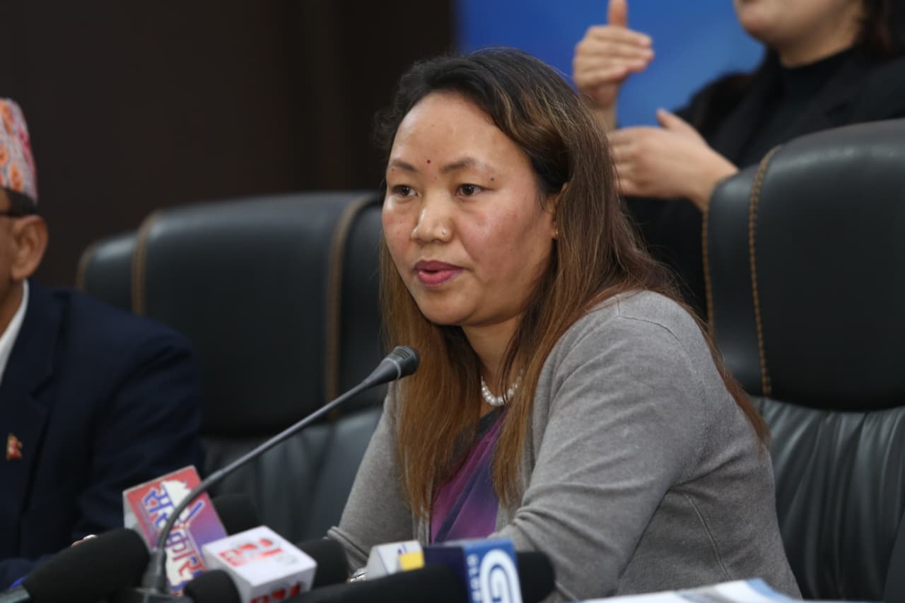 मत सर्वेक्षण गर्ने ११ अनलाइनलाई बन्द गर्न आयोगको निर्देशन